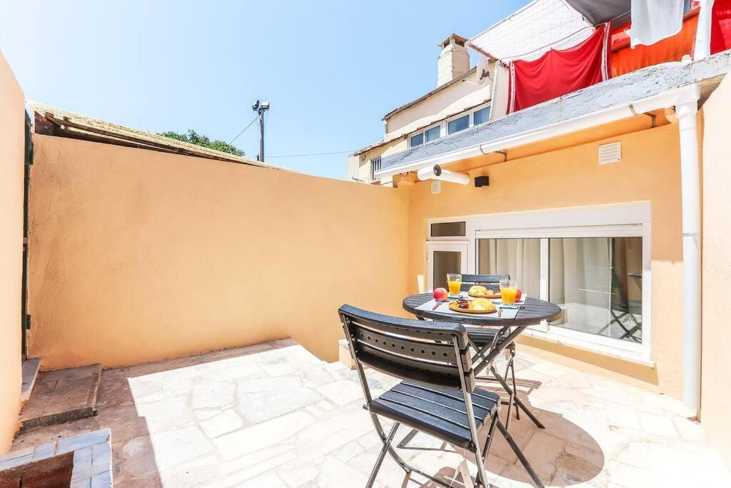 Vita Portucale ! Bright Campo Ourique W/ Terrace Lisabona Exterior foto