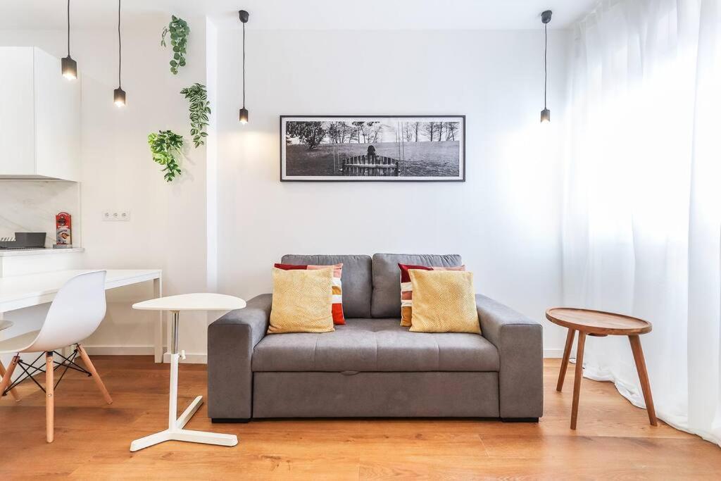 Vita Portucale ! Bright Campo Ourique W/ Terrace Lisabona Exterior foto