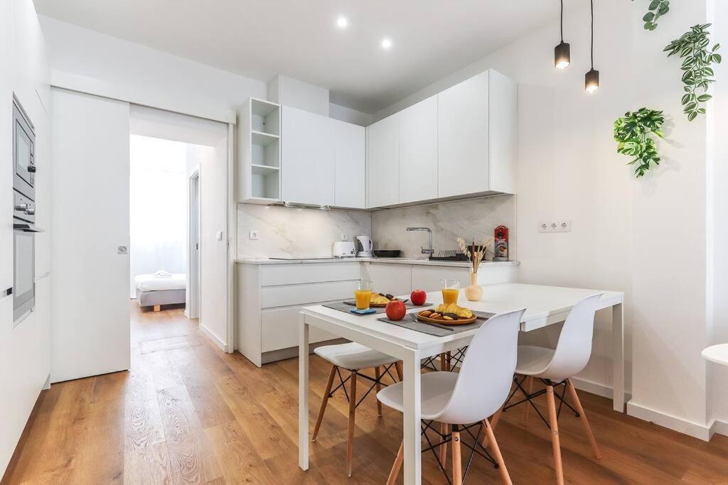 Vita Portucale ! Bright Campo Ourique W/ Terrace Lisabona Exterior foto